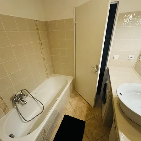 Le - Rez De Jardin - Terrasse - Piscine *